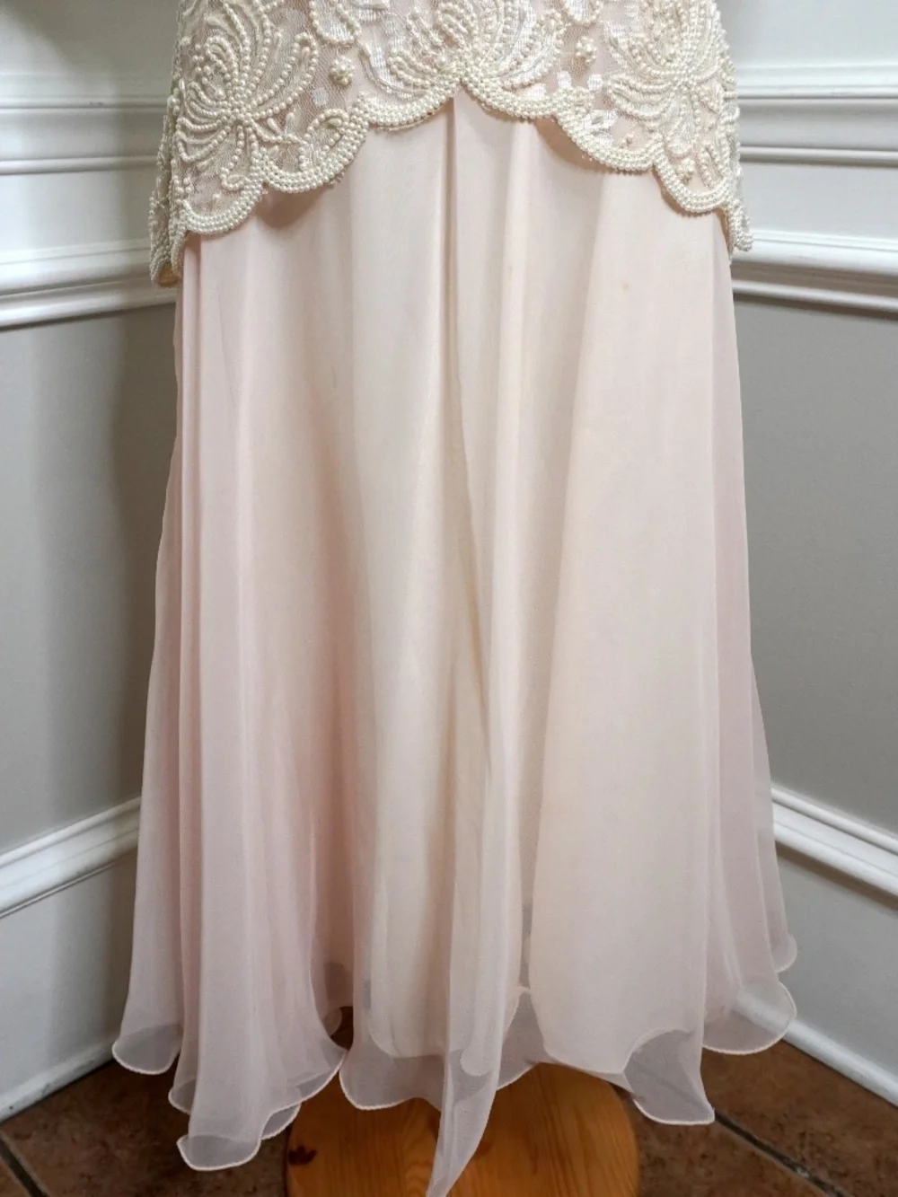 Vintage Laurence Kazar Lace, Pearls, Sequins White/Pink Formal Dress, Size M - Picture 4 of 9